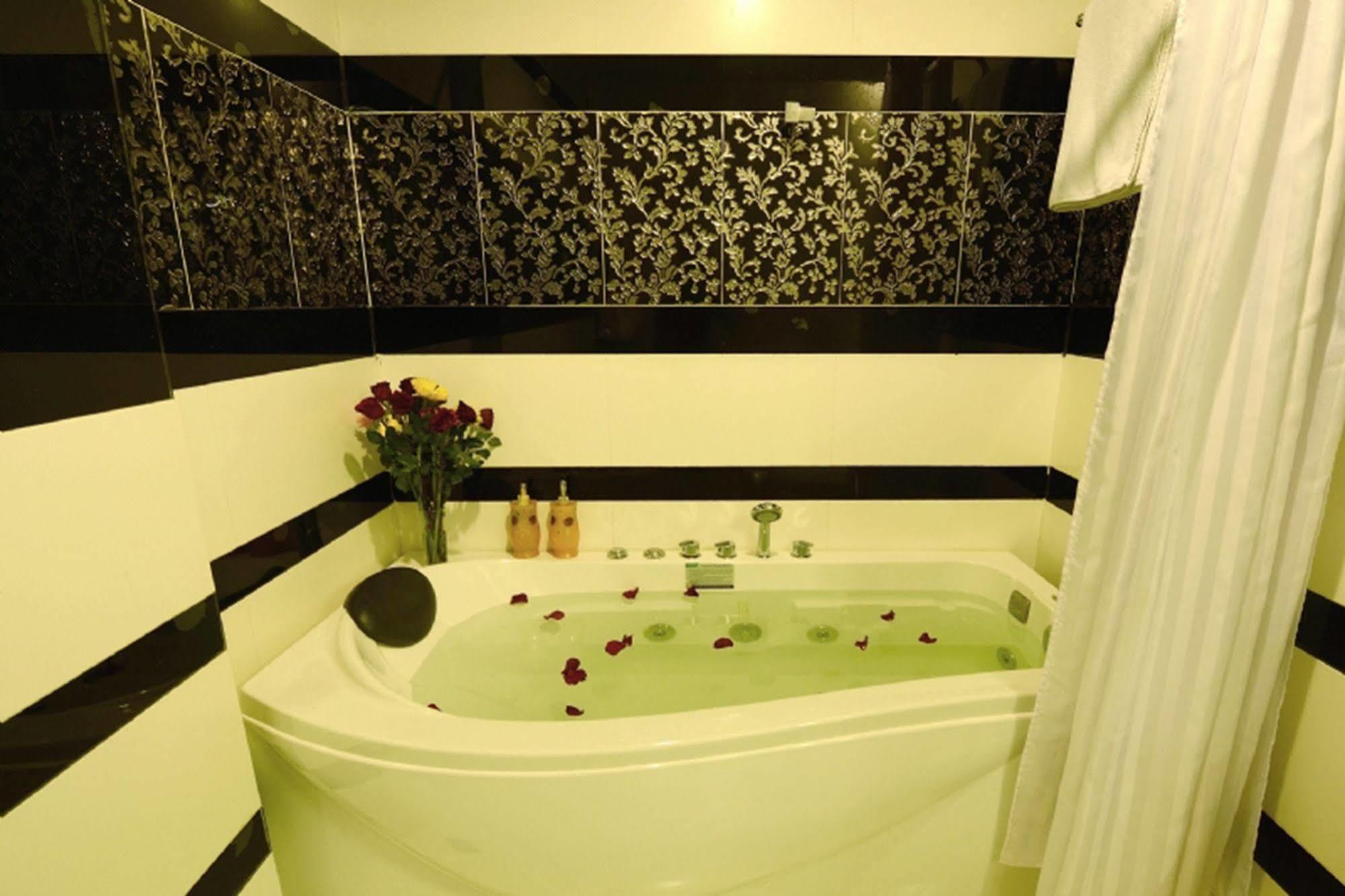 Golden Star Hotel